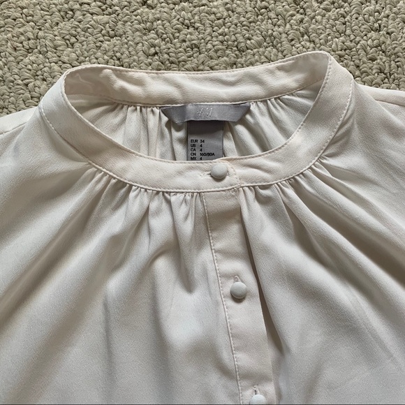 Last Chance ✨ H&M Cream Ivory Long Sleeve Blouse - Picture 3 of 6